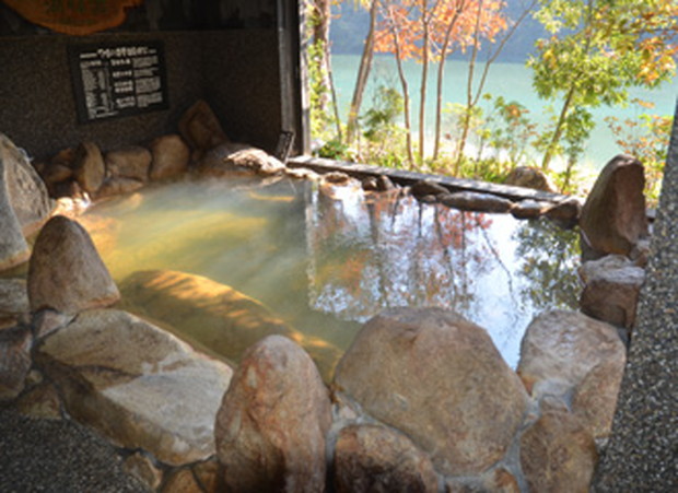 温泉cafe 湖畔遊