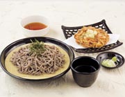 かき揚げざるそば 930円