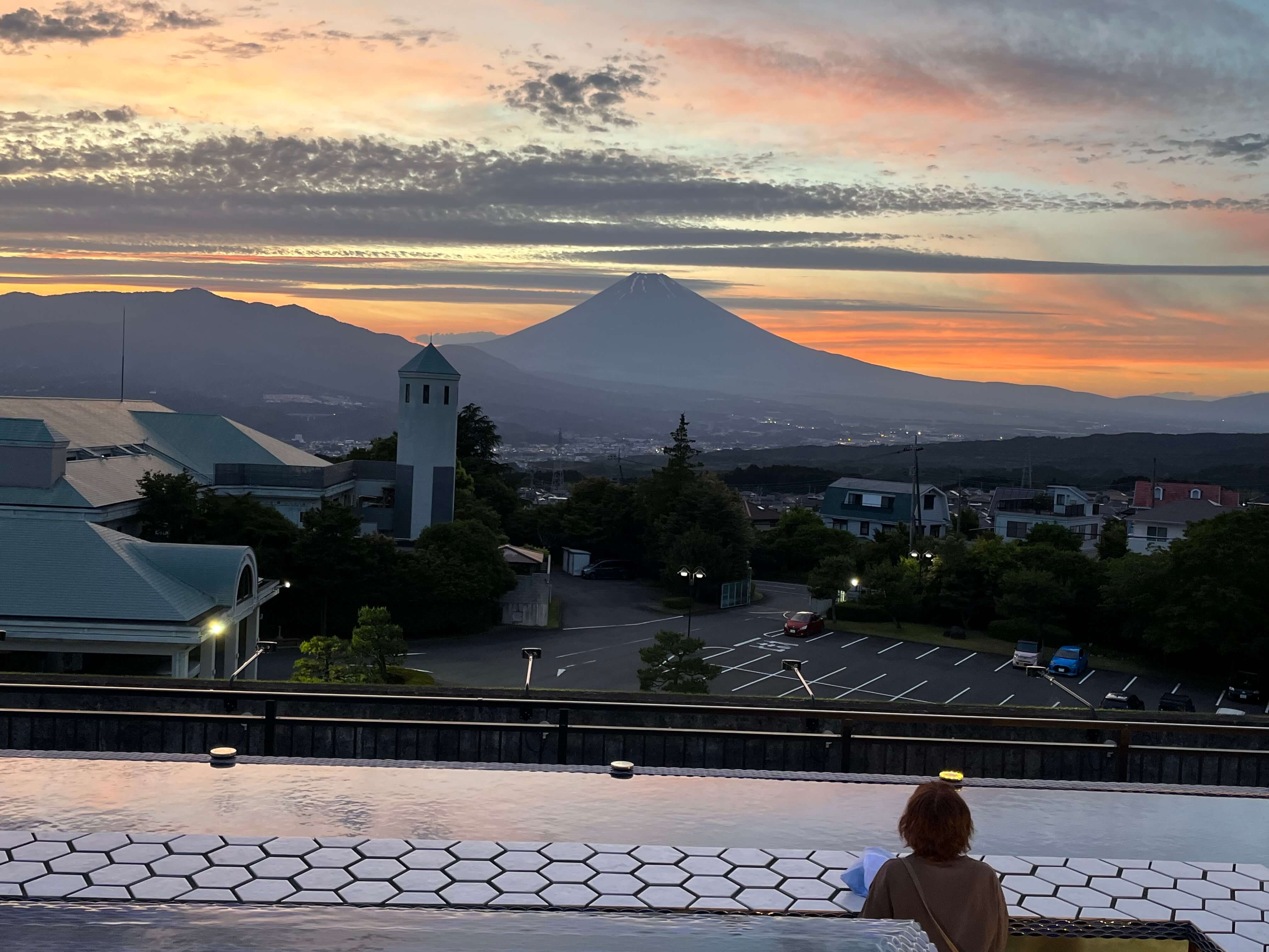 富士山と駿河湾を一望する絶景露天風呂