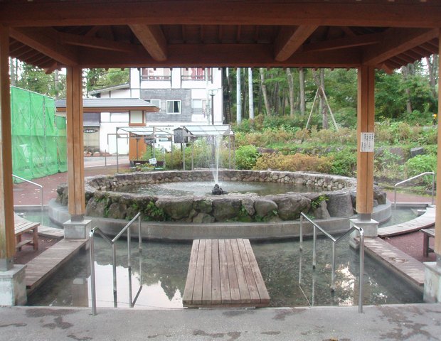 赤倉温泉野天風呂滝の湯