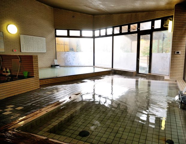 道志川温泉紅椿の湯（どうしがわおんせんべにつばきのゆ）