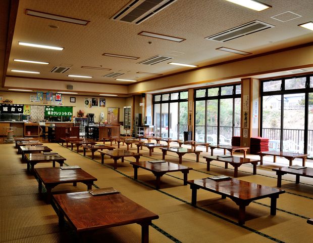 道志川温泉紅椿の湯（どうしがわおんせんべにつばきのゆ）