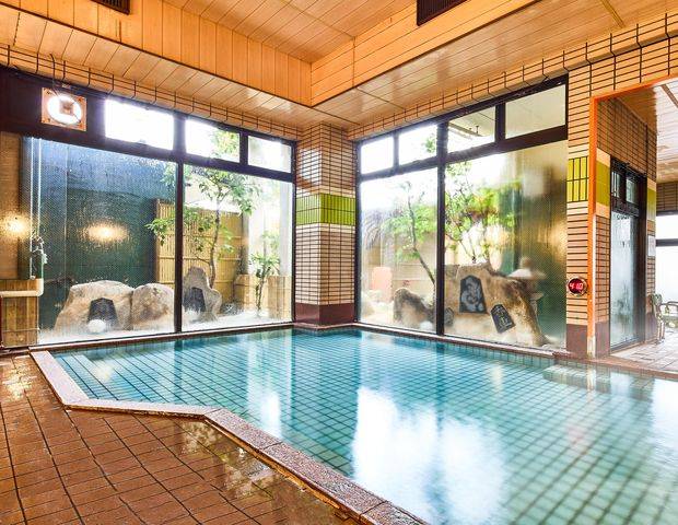 アンダの森 山形天童店（旧 天童グランドホテル 舞鶴荘）