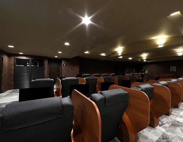 サウナイーグル