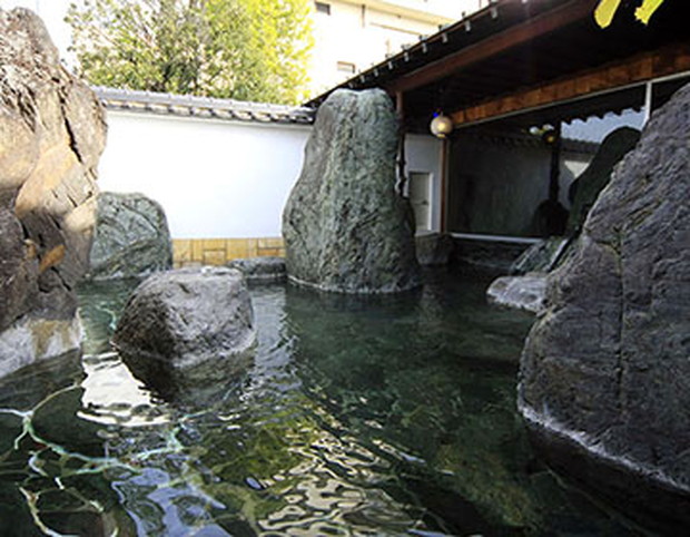 旅館笛吹川（ふえふきがわ）