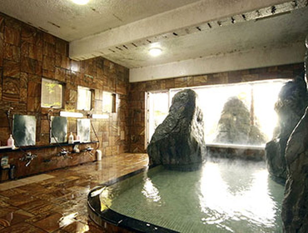 旅館笛吹川（ふえふきがわ）