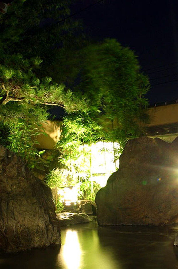 旅館笛吹川（ふえふきがわ）