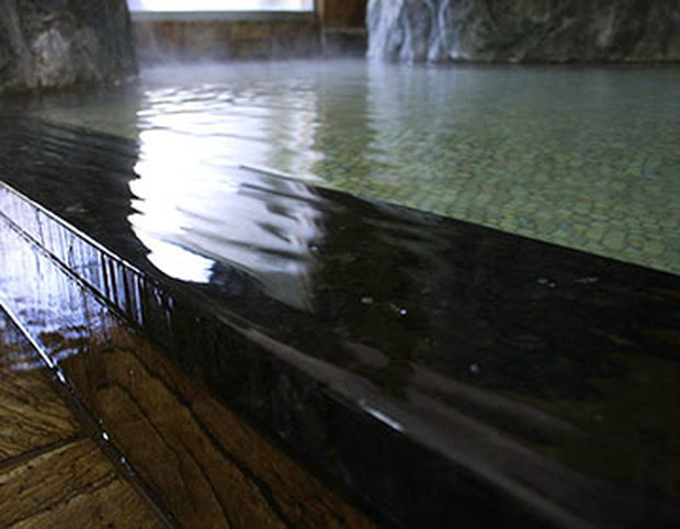 旅館笛吹川（ふえふきがわ）