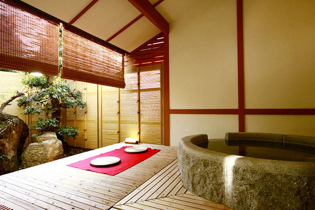 旅館笛吹川（ふえふきがわ）