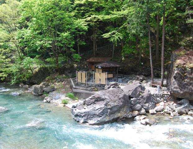 四万温泉山口川音の足湯