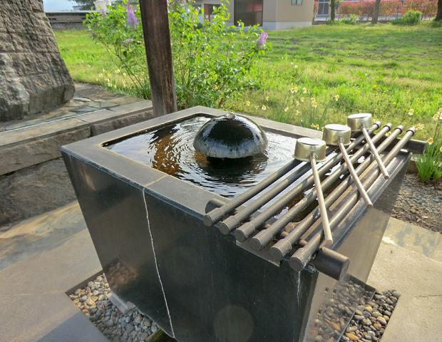 成田不動尊温泉手水舎