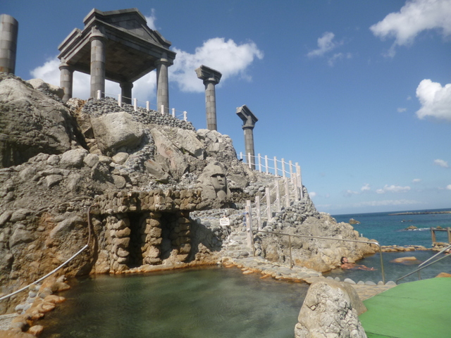 湯の浜露天温泉の探訪記詳細 海沿いに建つギリシャ風の湯の浜露天温泉 無料 ニフティ温泉