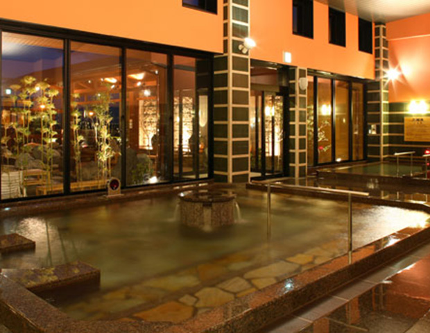 源泉かけ流しの天然温泉が楽しめる！関西の温泉５選