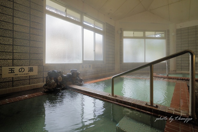 「カルルス温泉」は湯治の名湯！日帰り入浴可能な全３施設もご紹介【北海道】