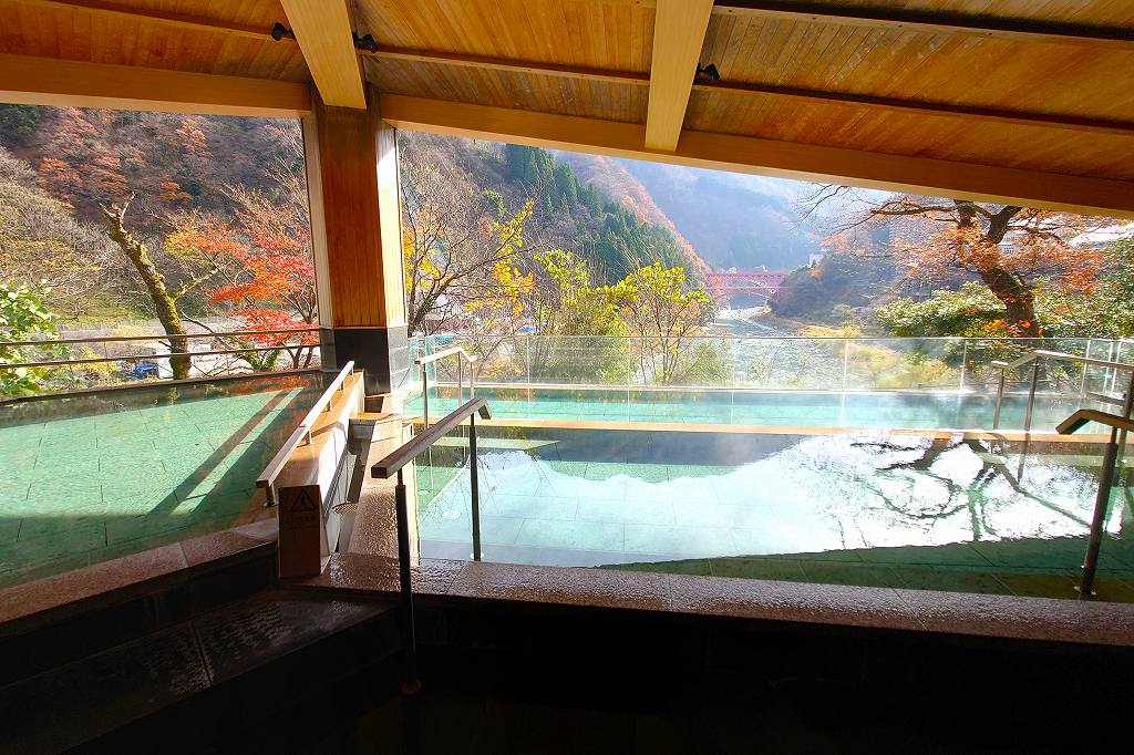 「黒部・宇奈月温泉 やまのは」は黒部峡谷を望む絶景の宿！露天風呂からは2つの山彦橋も見える