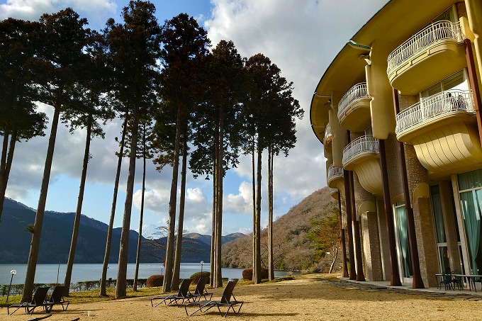 箱根 プリンスホテルの旗艦ホテル、「ザ・プリンス箱根芦ノ湖」で味わう建築美と優雅な休日