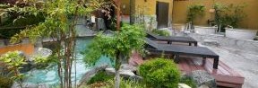 露天炭酸泉と地下水風呂に満たされる！「極楽湯 豊橋店」がポテンシャル高すぎて長湯が止まらない