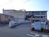 鶴見川に対峙してある新旧お風呂施設