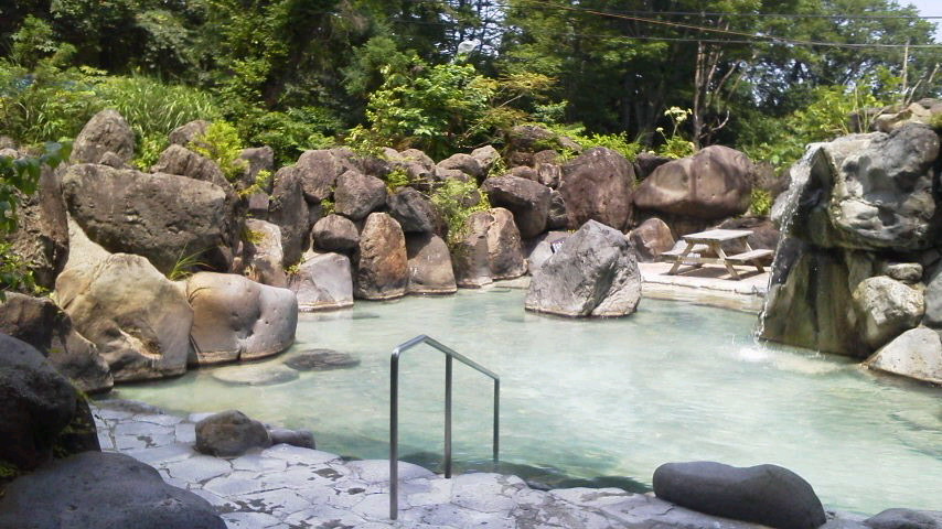 赤倉温泉野天風呂滝の湯