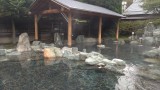 露天風呂も広いが内湯も広い … 露天風呂も広いが内湯も広い …