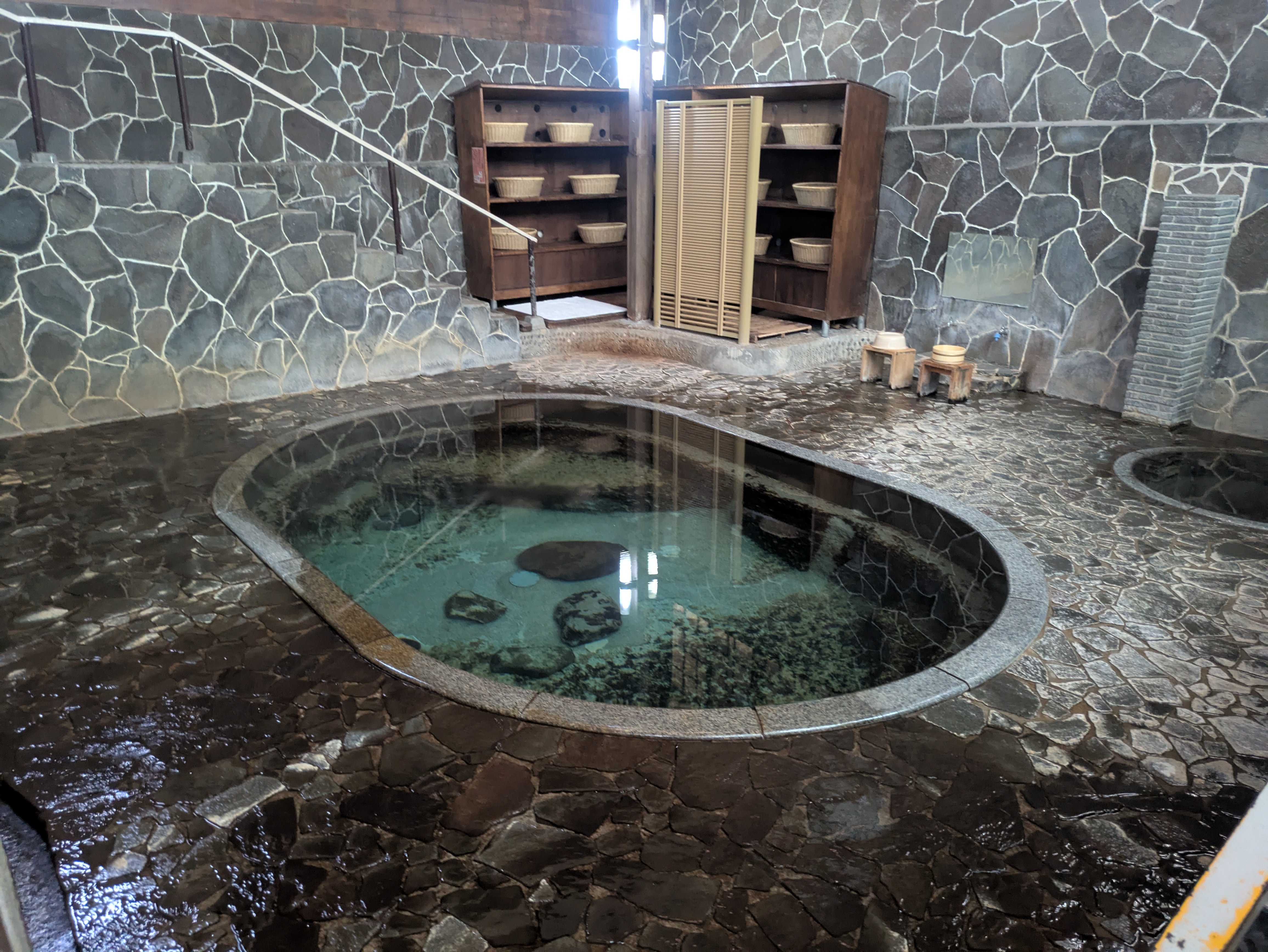 【新日本百名湯・日本温泉遺産に指定】鉛温泉 藤三旅館