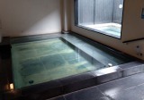 焼津駅前で純然たる掛け流しを楽しむ。　…