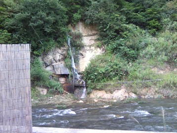 会津西山温泉 滝の湯