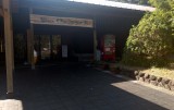 大き目の地域密着型公営施設　　　　　　…