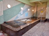 早朝から営業しているモール泉の公衆浴場… 早朝から営業しているモール泉の公衆浴場…