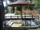 十和田石と檜の露天風呂