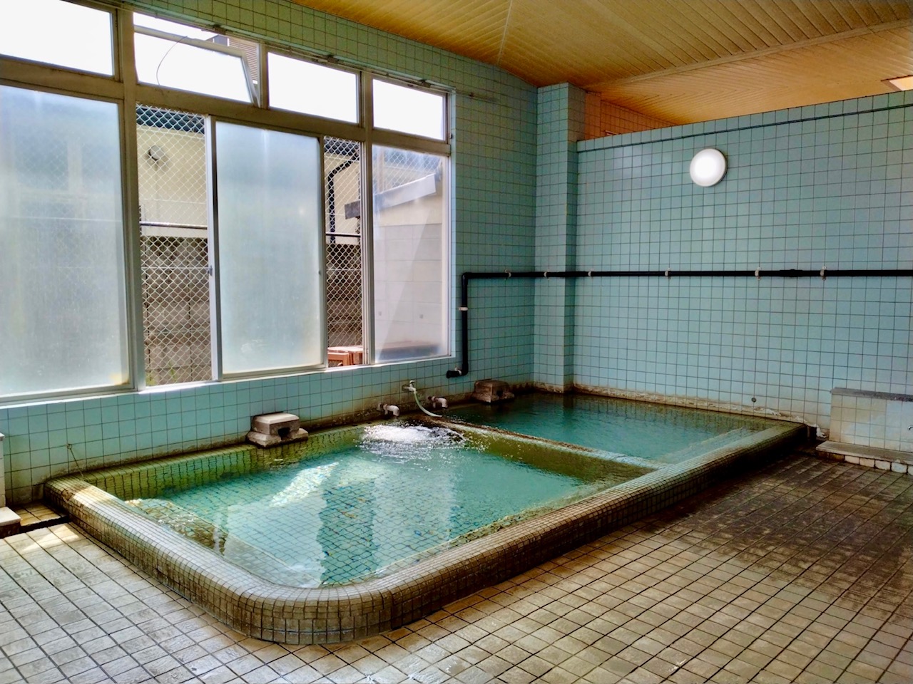 オール飲泉可の掲示が素晴らしい湯処…