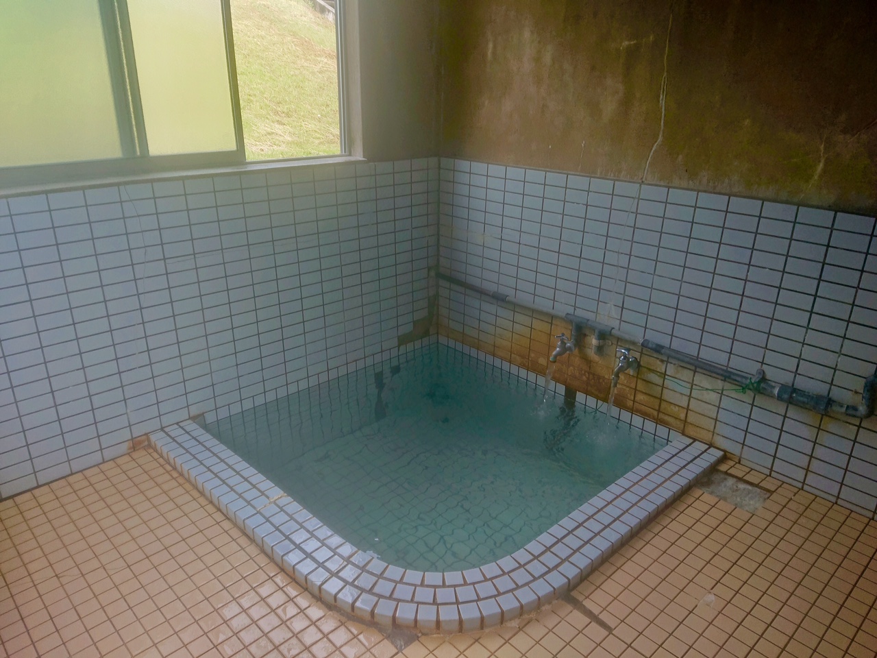雲母温泉にある激渋の小さな共同浴場…