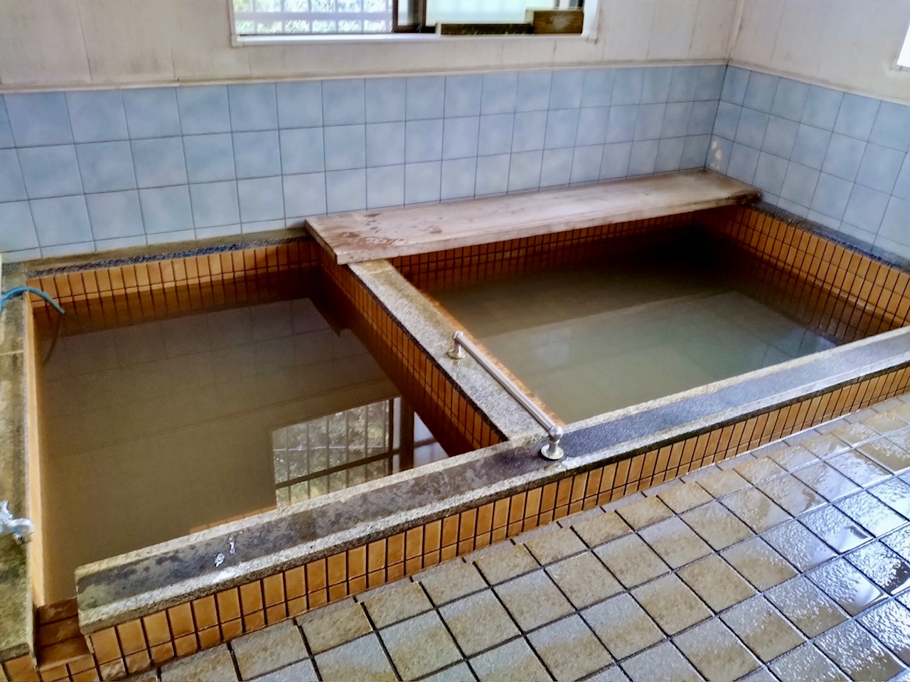 非加熱の冷鉱泉に入れる公衆浴場…