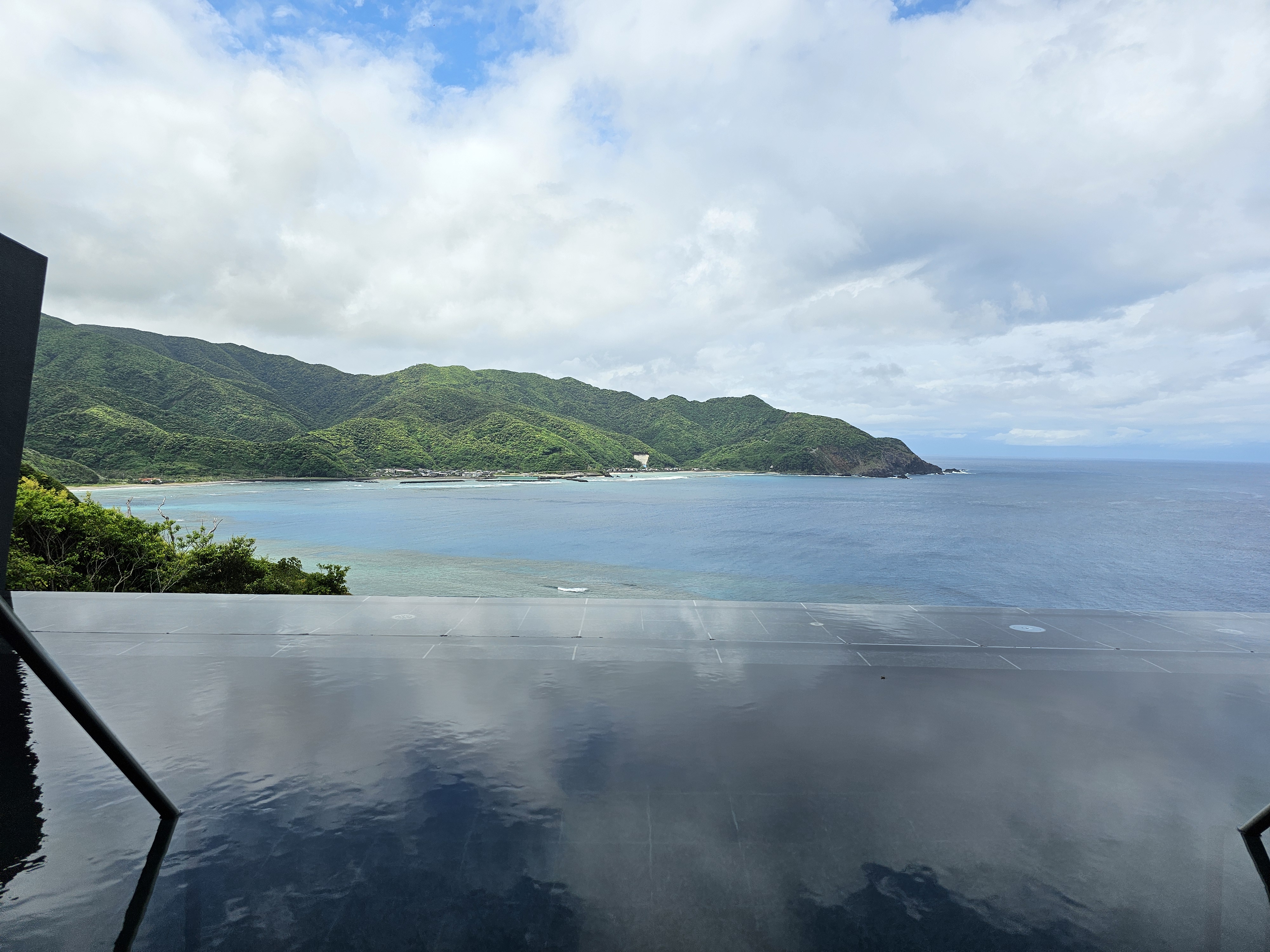 絶景。奄美大島初の本格天然温泉(アルカ…