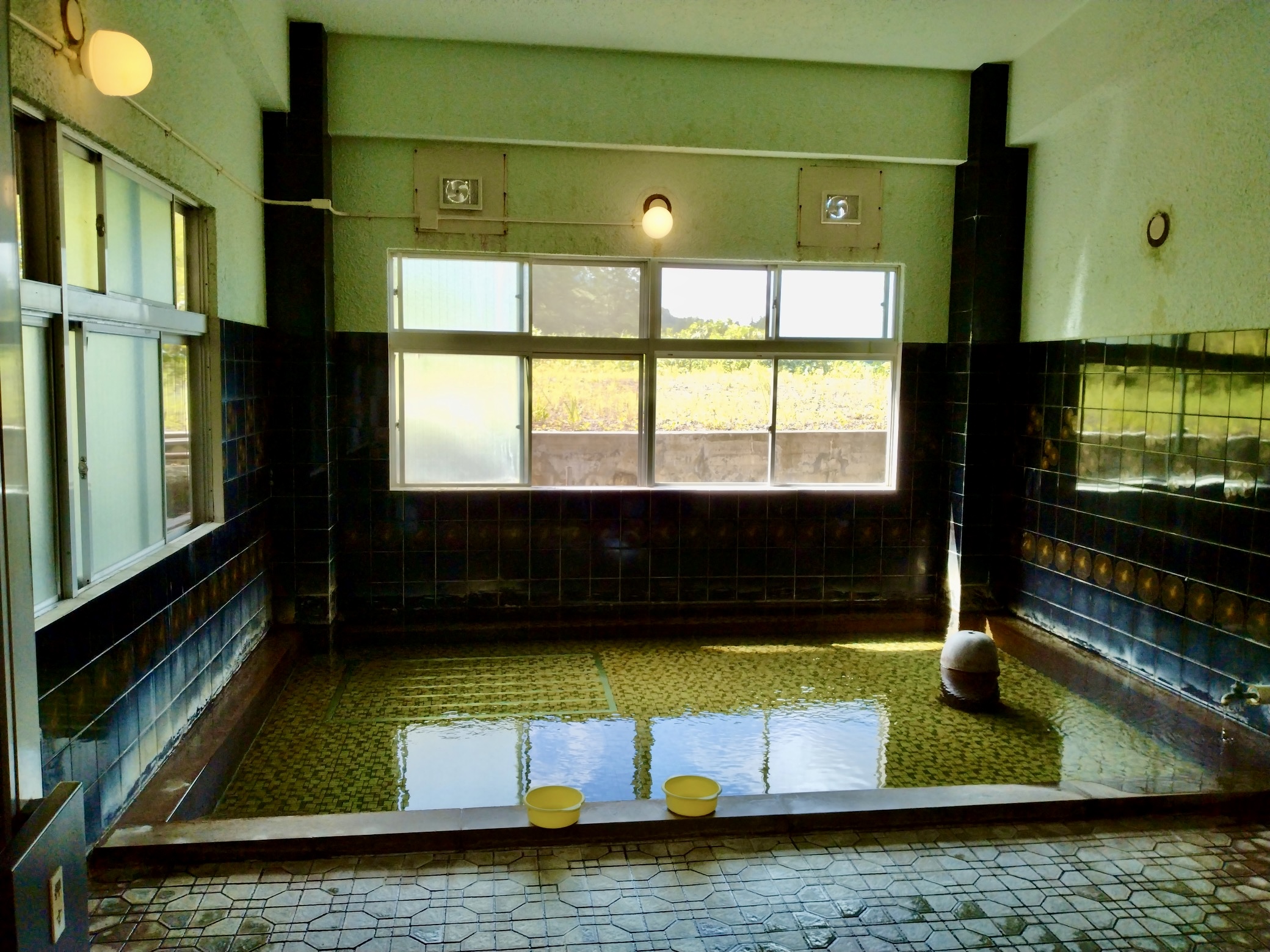 金精様と温泉から活力を授かる湯宿…