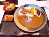 平日の午後、一人で行きました。5人…