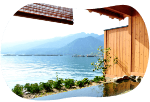 在露天浴池可以用全身去享受四季的自然美景！