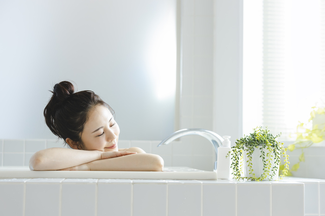 温浴はカラダによい？その意味や効果、自宅内外での温浴方法を解説